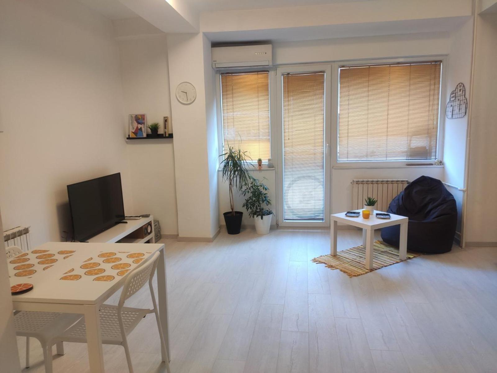 City Center White Apartment! Σκόπια Εξωτερικό φωτογραφία