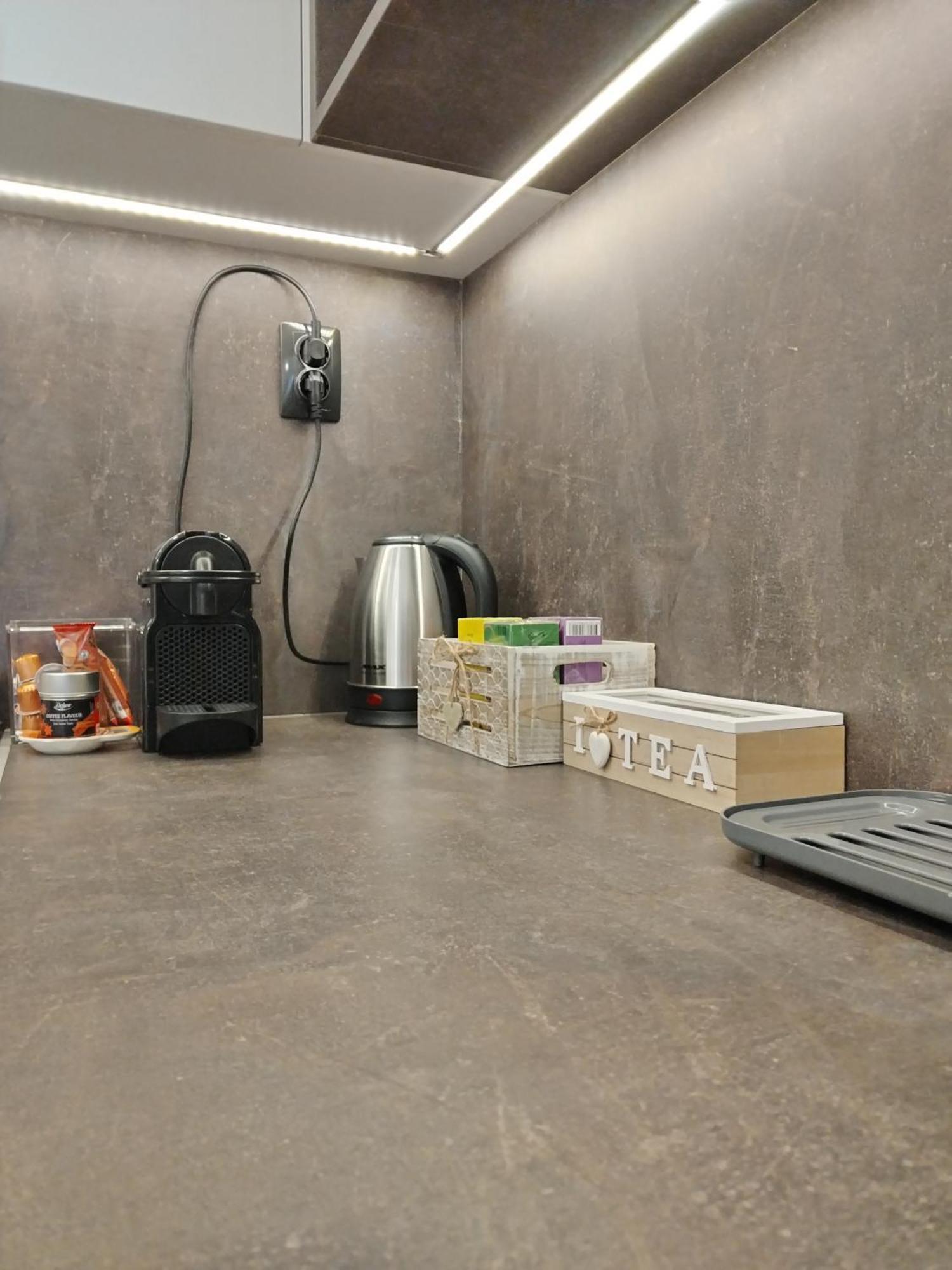 City Center White Apartment! Σκόπια Εξωτερικό φωτογραφία